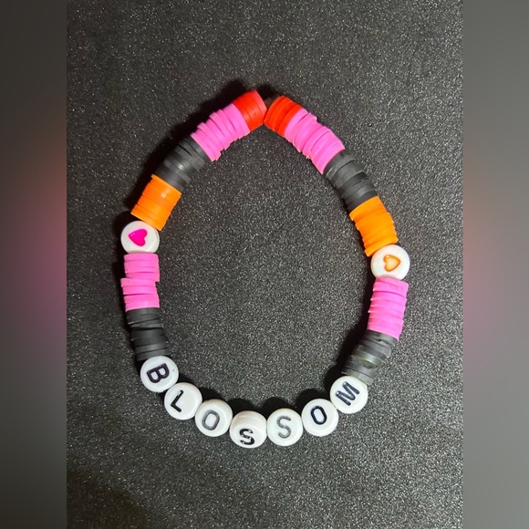 Blossom (The Powerpuff Girls) Heishi Bracelet - Picture 5 of 11